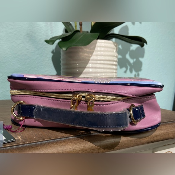 Nicole Lee Travel Handbag Romance in Paris - Picture 6 of 15